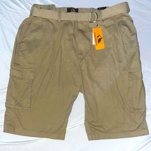 STONE MOUNTAIN Belted Khaki Cargo Shorts X Size : 42